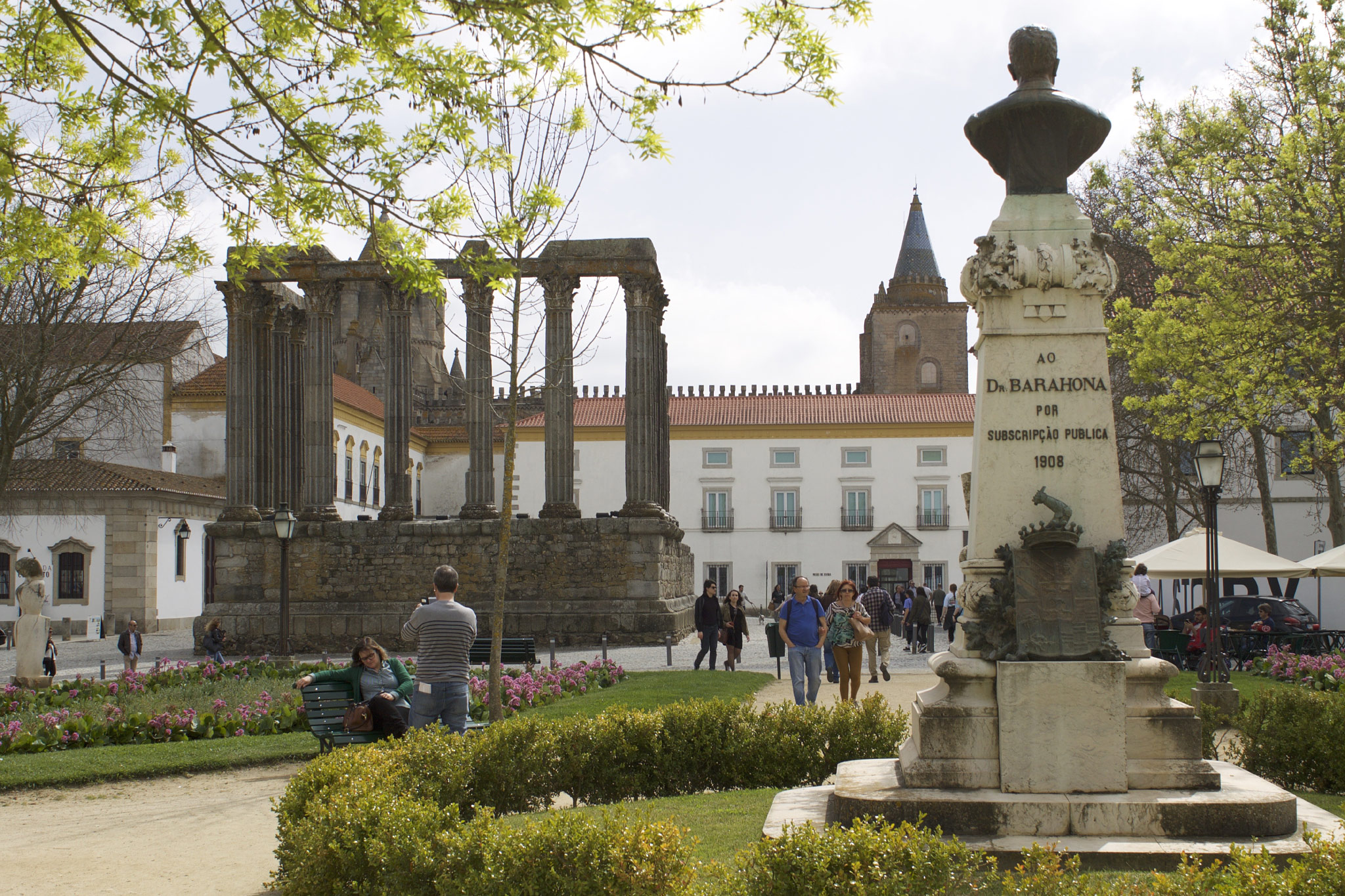 Évora